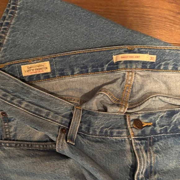 Levi’s Premium Women’s Baggy Dad Jorts size 31 - Picture 5 of 5